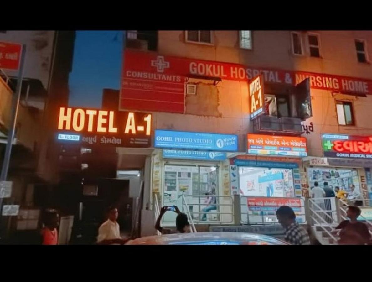 Hotel A1 Vastrapur Ahmedabad Eksteriør bilde