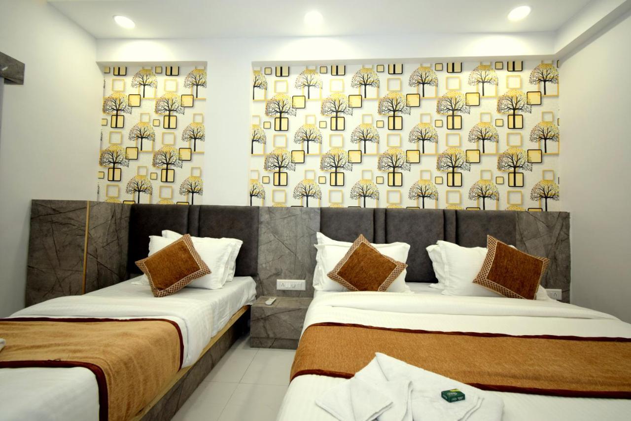 Hotel A1 Vastrapur Ahmedabad Eksteriør bilde